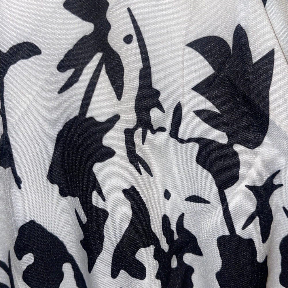 Chic Black and White Floral Maxi Dress - Picture 4 of 4